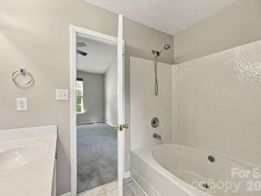 14306 Blue Grass Drive, Huntersville, NC 28078.  MLS# CAR4425886, YatesRealty ID 51437. 