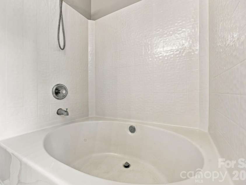 14306 Blue Grass Drive, Huntersville, NC 28078.  MLS# CAR4425886, YatesRealty ID 51437. 