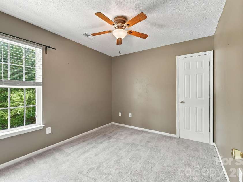 14306 Blue Grass Drive, Huntersville, NC 28078.  MLS# CAR4425886, YatesRealty ID 51437. 