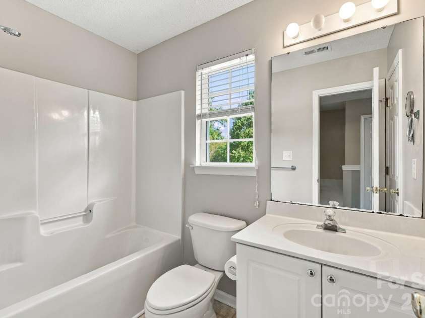 14306 Blue Grass Drive, Huntersville, NC 28078.  MLS# CAR4425886, YatesRealty ID 51437. 