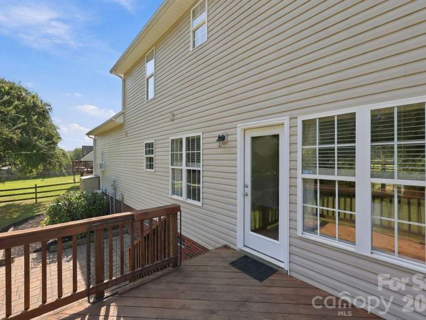 14306 Blue Grass Drive, Huntersville, NC 28078.  MLS# CAR4425886, YatesRealty ID 51437. 