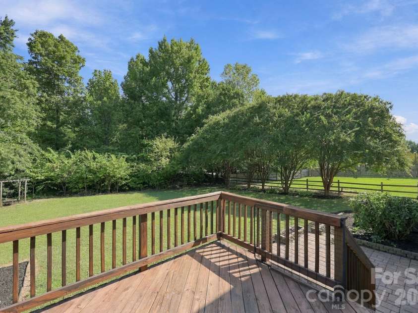 14306 Blue Grass Drive, Huntersville, NC 28078.  MLS# CAR4425886, YatesRealty ID 51437. 