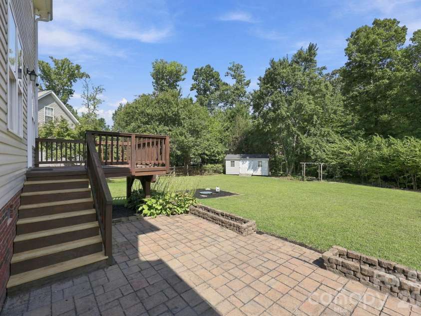 14306 Blue Grass Drive, Huntersville, NC 28078.  MLS# CAR4425886, YatesRealty ID 51437. 