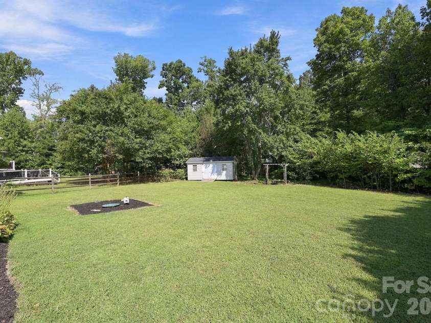 14306 Blue Grass Drive, Huntersville, NC 28078.  MLS# CAR4425886, YatesRealty ID 51437. 