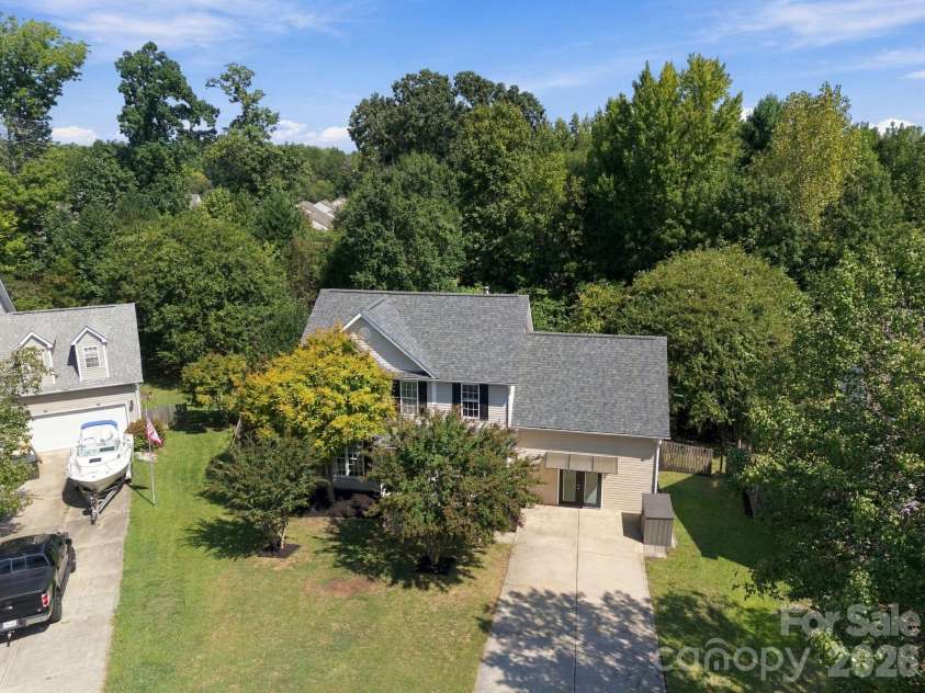14306 Blue Grass Drive, Huntersville, NC 28078.  MLS# CAR4425886, YatesRealty ID 51437. 