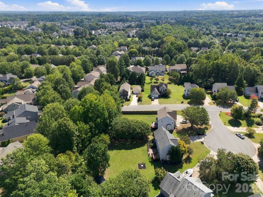 14306 Blue Grass Drive, Huntersville, NC 28078.  MLS# CAR4425886, YatesRealty ID 51437. 