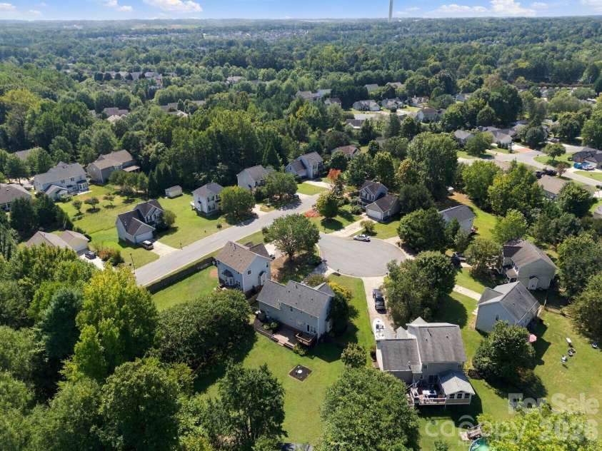 14306 Blue Grass Drive, Huntersville, NC 28078.  MLS# CAR4425886, YatesRealty ID 51437. 