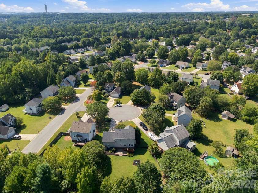 14306 Blue Grass Drive, Huntersville, NC 28078.  MLS# CAR4425886, YatesRealty ID 51437. 