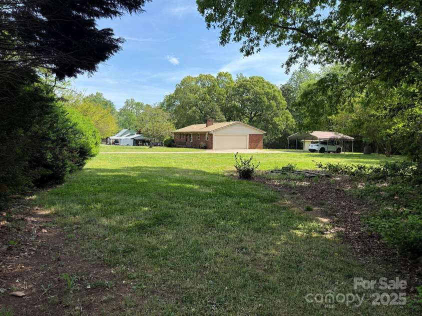 370 Sherrill Farm Road, Lincolnton, NC 28092.  MLS# CAR4249674, YatesRealty ID 5144. 