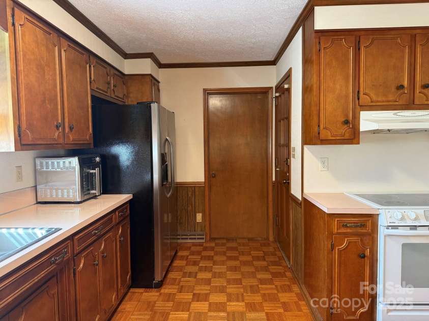 370 Sherrill Farm Road, Lincolnton, NC 28092.  MLS# CAR4249674, YatesRealty ID 5144. 
