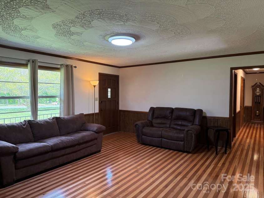370 Sherrill Farm Road, Lincolnton, NC 28092.  MLS# CAR4249674, YatesRealty ID 5144. 