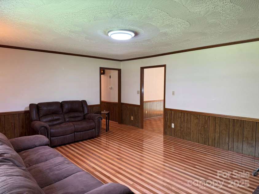 370 Sherrill Farm Road, Lincolnton, NC 28092.  MLS# CAR4249674, YatesRealty ID 5144. 
