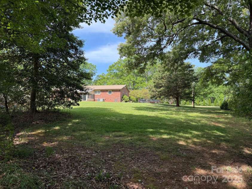 370 Sherrill Farm Road, Lincolnton, NC 28092.  MLS# CAR4249674, YatesRealty ID 5144. 