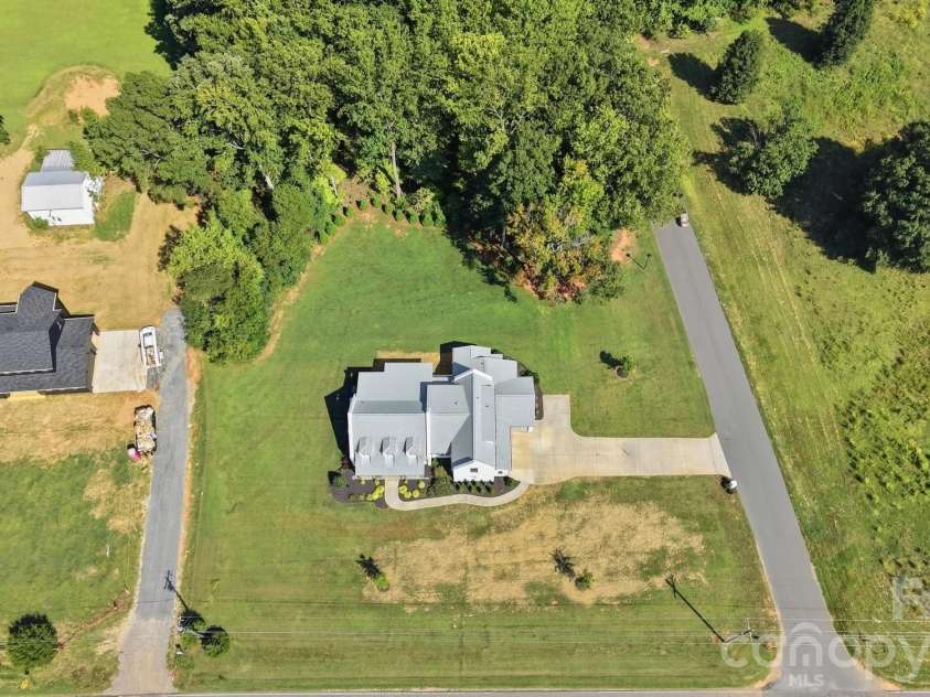 4055 Honey Tree Lane, Concord, NC 28027.  MLS# CAR4425920, YatesRealty ID 51440. 