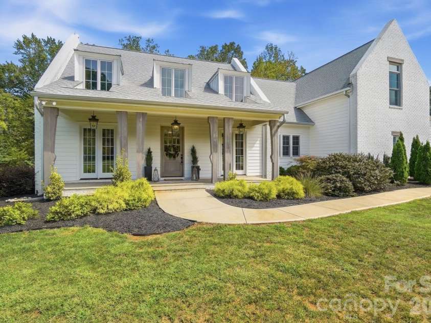 4055 Honey Tree Lane, Concord, NC 28027.  MLS# CAR4425920, YatesRealty ID 51440. 