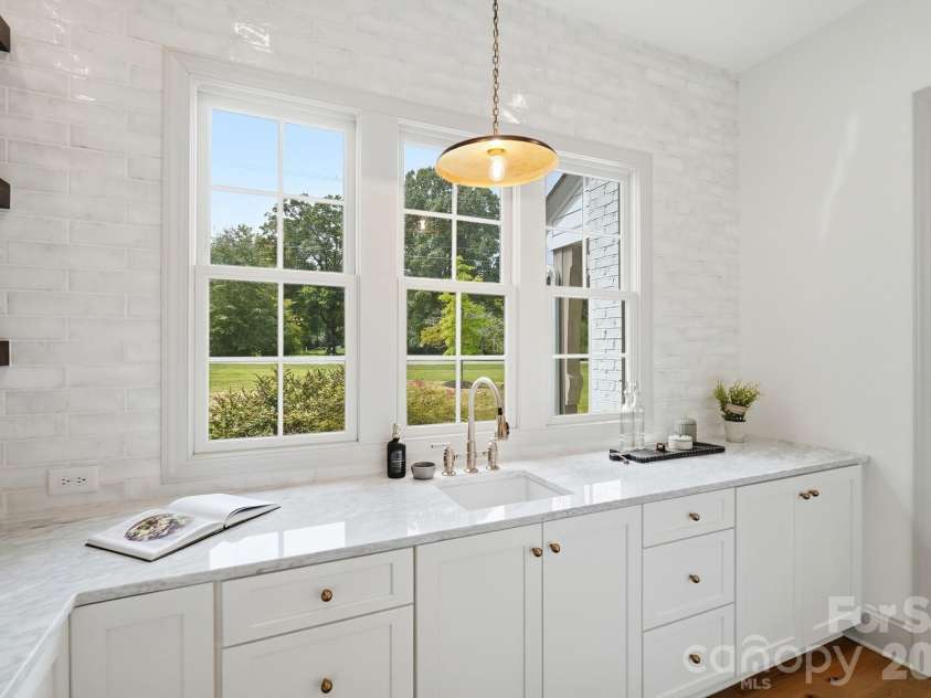 4055 Honey Tree Lane, Concord, NC 28027.  MLS# CAR4425920, YatesRealty ID 51440. 