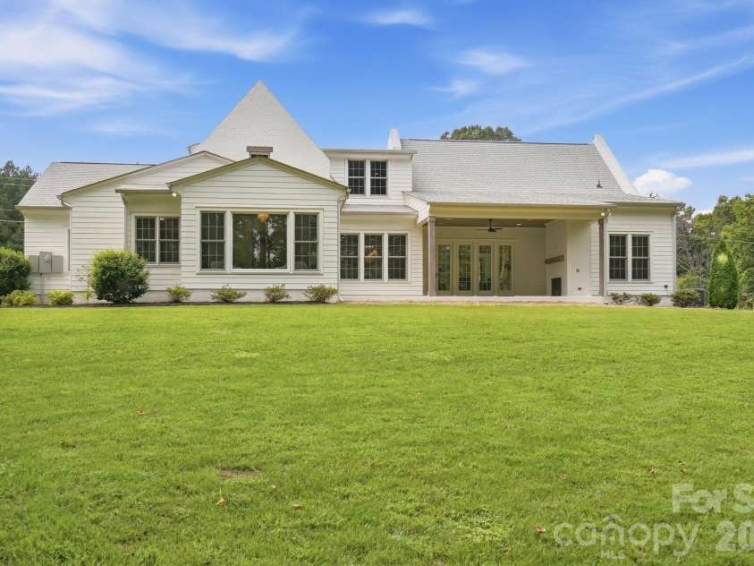 4055 Honey Tree Lane, Concord, NC 28027.  MLS# CAR4425920, YatesRealty ID 51440. 