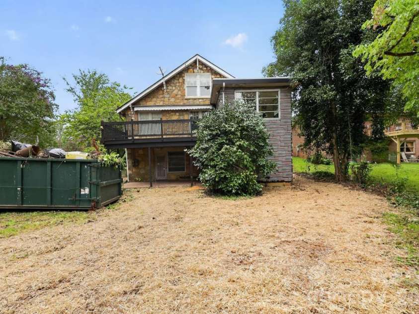 506 5th Avenue, Hickory, NC 28602.  MLS# CAR4421563, YatesRealty ID 51441. 