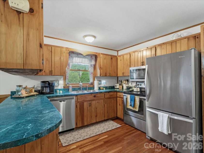 1840 White Oak Road, Burnsville, NC 28714.  MLS# CAR4425546, YatesRealty ID 51443. 