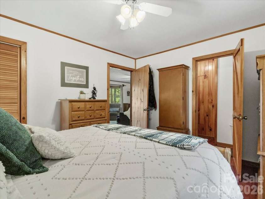 1840 White Oak Road, Burnsville, NC 28714.  MLS# CAR4425546, YatesRealty ID 51443. 