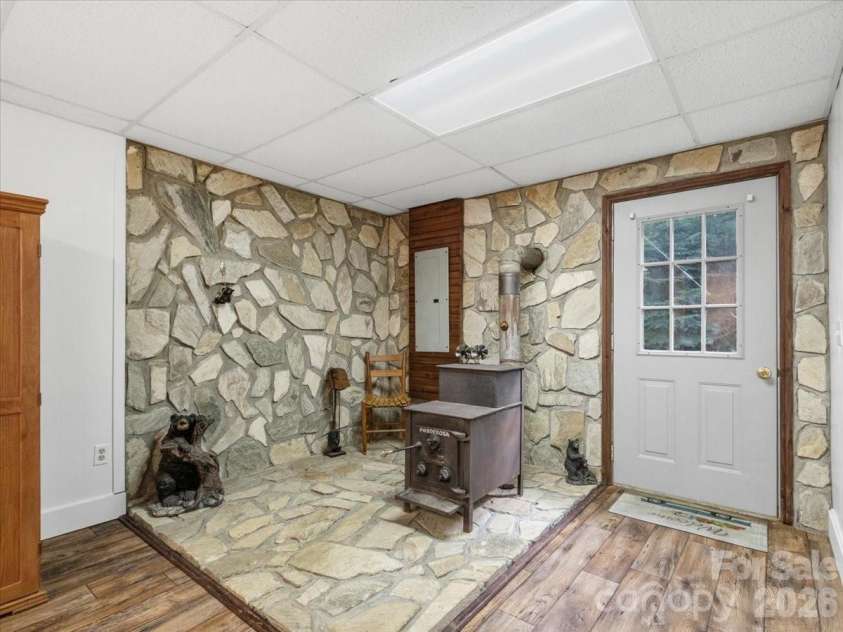 1840 White Oak Road, Burnsville, NC 28714.  MLS# CAR4425546, YatesRealty ID 51443. 