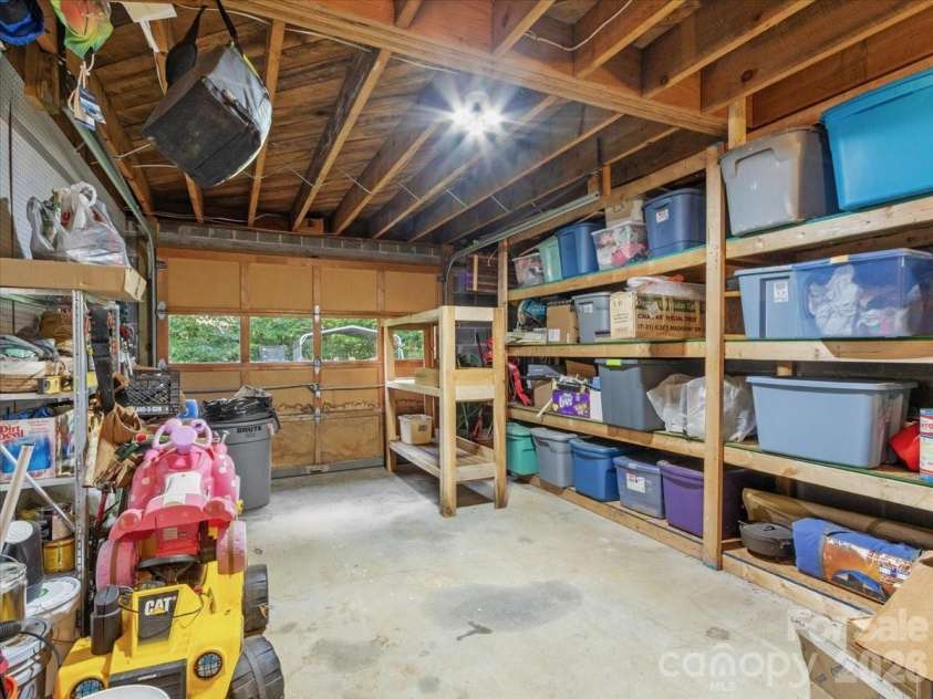 1840 White Oak Road, Burnsville, NC 28714.  MLS# CAR4425546, YatesRealty ID 51443. 