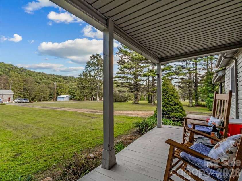1840 White Oak Road, Burnsville, NC 28714.  MLS# CAR4425546, YatesRealty ID 51443. 