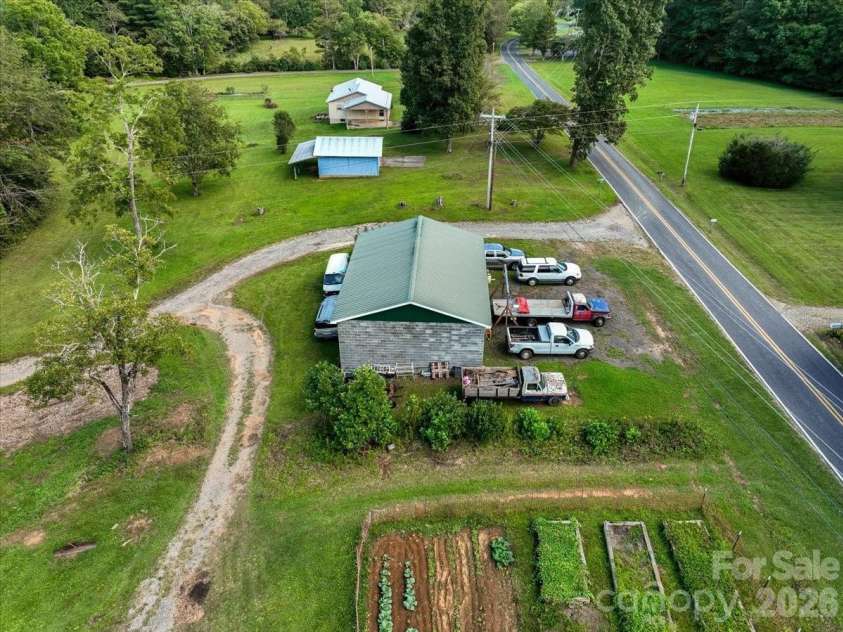 1840 White Oak Road, Burnsville, NC 28714.  MLS# CAR4425546, YatesRealty ID 51443. 