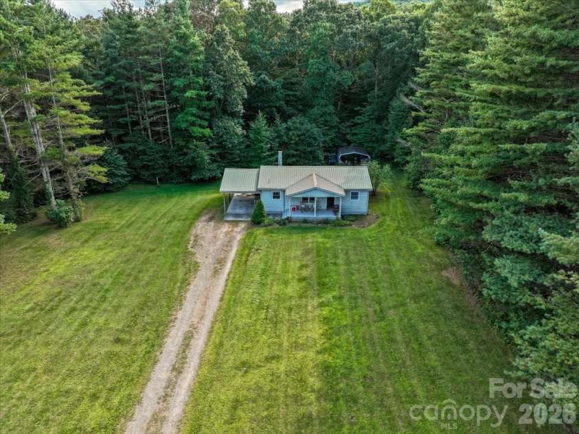 1840 White Oak Road, Burnsville, NC 28714.  MLS# CAR4425546, YatesRealty ID 51443. 