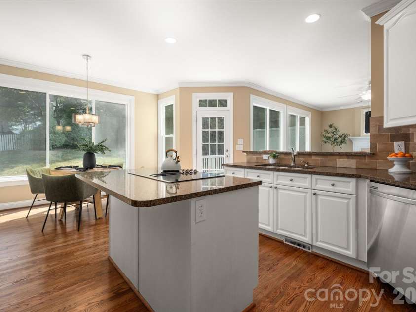 3415 Twelve Oaks Place, Charlotte, NC 28270.  MLS# CAR4416632, YatesRealty ID 51444. 