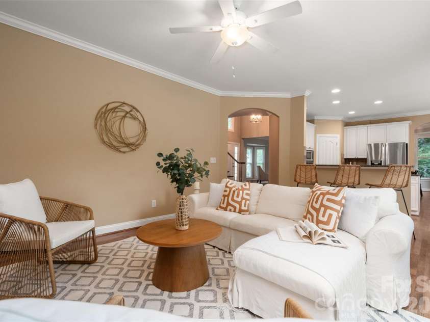 3415 Twelve Oaks Place, Charlotte, NC 28270.  MLS# CAR4416632, YatesRealty ID 51444. 