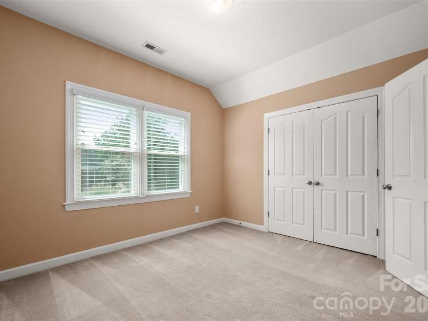 3415 Twelve Oaks Place, Charlotte, NC 28270.  MLS# CAR4416632, YatesRealty ID 51444. 
