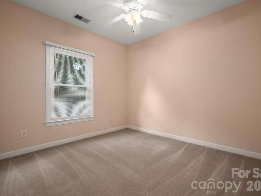 3415 Twelve Oaks Place, Charlotte, NC 28270.  MLS# CAR4416632, YatesRealty ID 51444. 