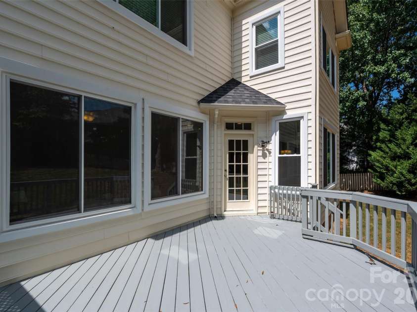 3415 Twelve Oaks Place, Charlotte, NC 28270.  MLS# CAR4416632, YatesRealty ID 51444. 