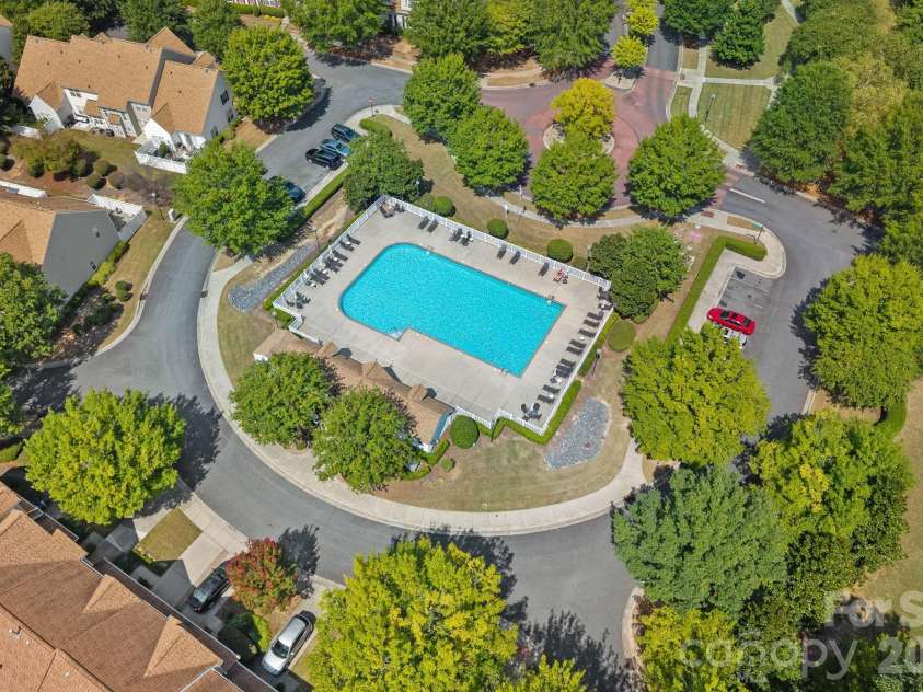 4717 Grier Farm Lane, Charlotte, NC 28270.  MLS# CAR4423441, YatesRealty ID 51445. Community Pool