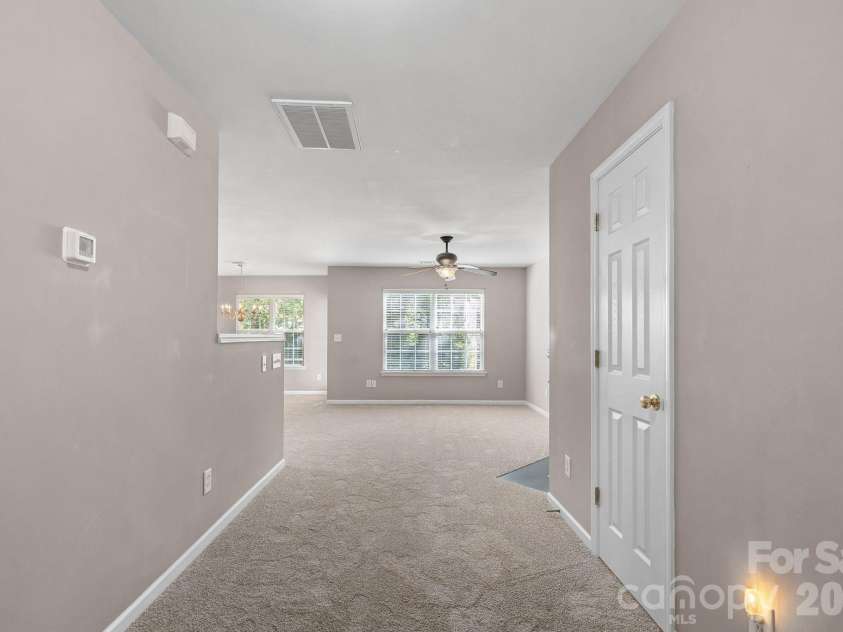 4717 Grier Farm Lane, Charlotte, NC 28270.  MLS# CAR4423441, YatesRealty ID 51445. Neutral throughout