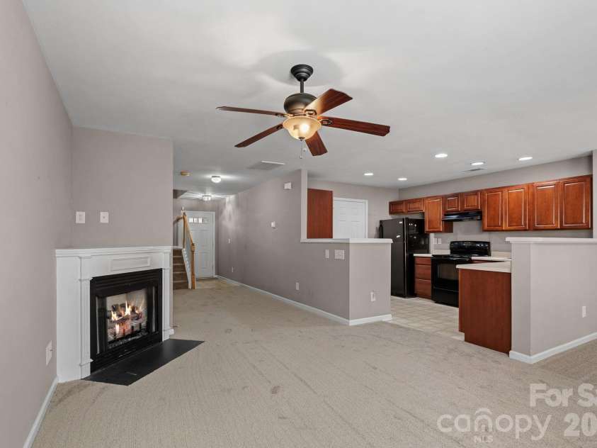4717 Grier Farm Lane, Charlotte, NC 28270.  MLS# CAR4423441, YatesRealty ID 51445. Open floorplan