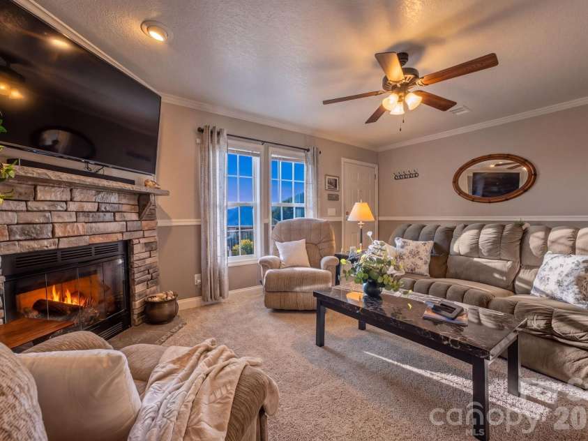 375 Catawba Ridge, Maggie Valley, NC 28751.  MLS# CAR4424592, YatesRealty ID 51446. 