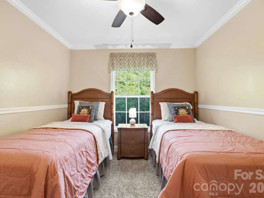 375 Catawba Ridge, Maggie Valley, NC 28751.  MLS# CAR4424592, YatesRealty ID 51446. 