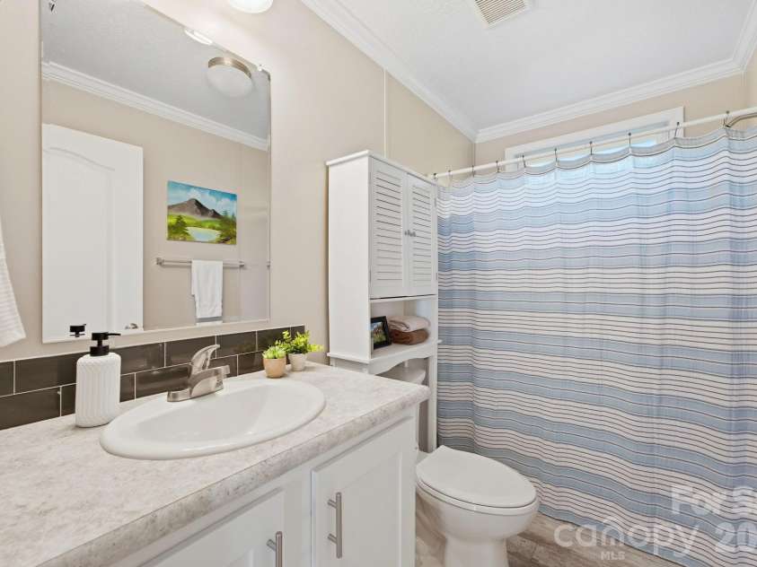375 Catawba Ridge, Maggie Valley, NC 28751.  MLS# CAR4424592, YatesRealty ID 51446. 