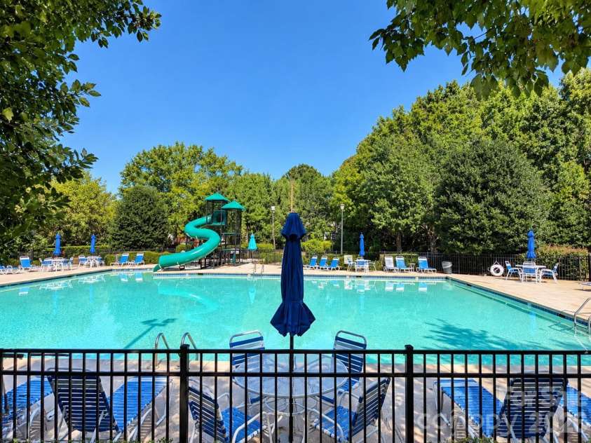 10018 Glencrest Drive, Huntersville, NC 28078.  MLS# CAR4424147, YatesRealty ID 51447. Community Pool