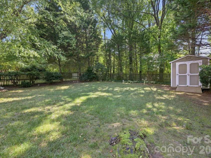 10018 Glencrest Drive, Huntersville, NC 28078.  MLS# CAR4424147, YatesRealty ID 51447. Private Back Yard and Shed