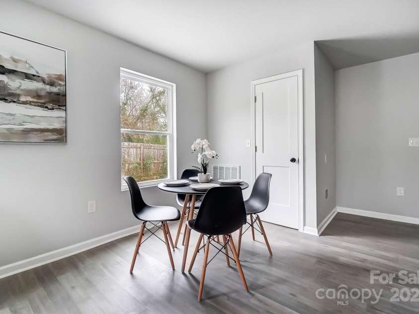 6706 Holston Court, Charlotte, NC 28215.  MLS# CAR4238723, YatesRealty ID 5145. Dining Area
