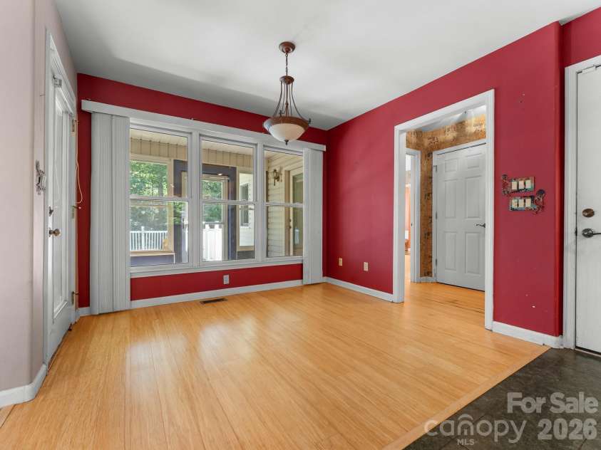 106 Fish Hawk Drive, Hendersonville, NC 28739.  MLS# CAR4425849, YatesRealty ID 51450. Dining Area