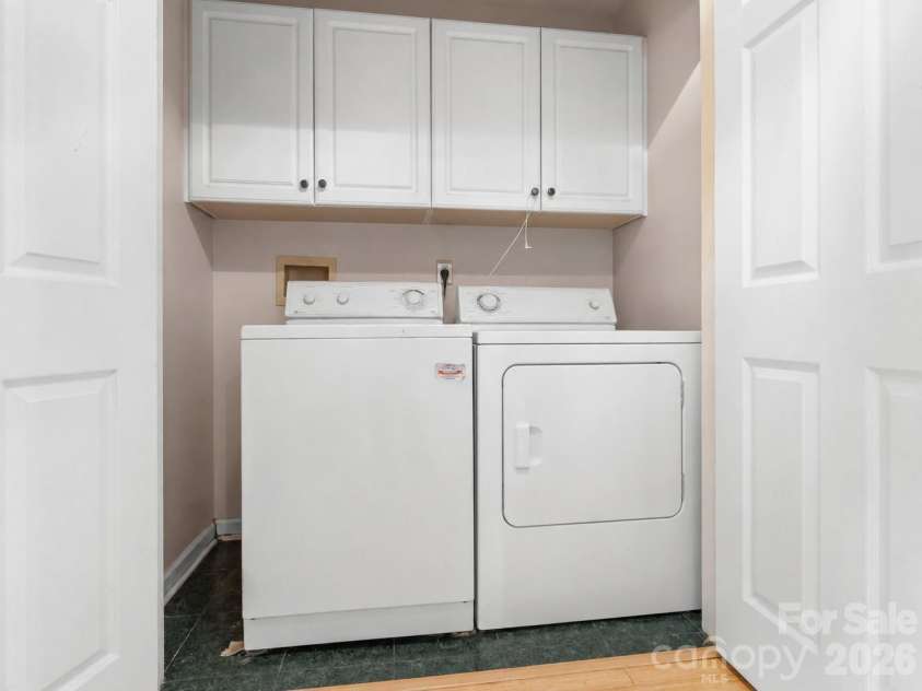 106 Fish Hawk Drive, Hendersonville, NC 28739.  MLS# CAR4425849, YatesRealty ID 51450. Laundry