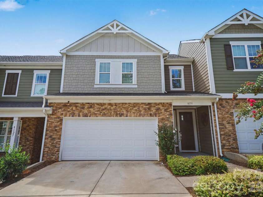 8131 Merryvale Lane, Charlotte, NC 28214.  MLS# CAR4425527, YatesRealty ID 51458. 