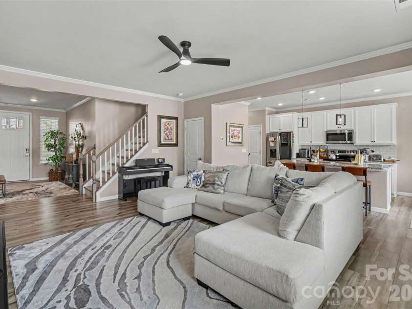 8131 Merryvale Lane, Charlotte, NC 28214.  MLS# CAR4425527, YatesRealty ID 51458. 