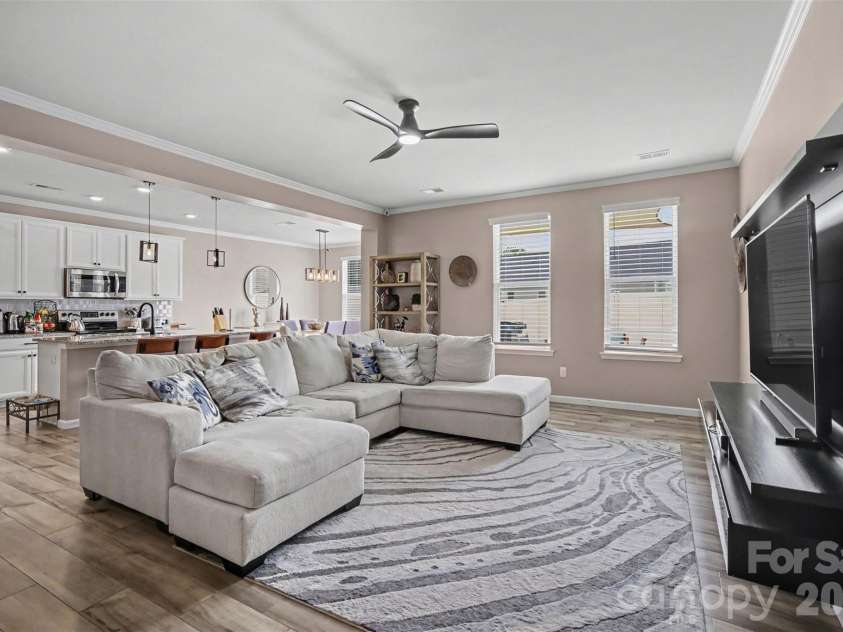 8131 Merryvale Lane, Charlotte, NC 28214.  MLS# CAR4425527, YatesRealty ID 51458. 