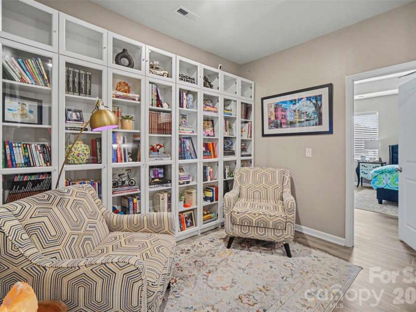 8131 Merryvale Lane, Charlotte, NC 28214.  MLS# CAR4425527, YatesRealty ID 51458. 