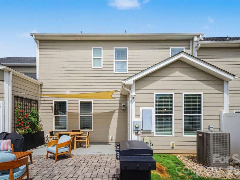 8131 Merryvale Lane, Charlotte, NC 28214.  MLS# CAR4425527, YatesRealty ID 51458. 